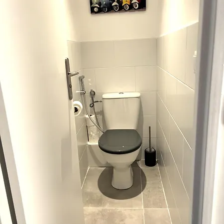 아파트 Grand T2 Dernier Etage Avec Garage A Moins De 300 M Du Centre Et 르 라방두