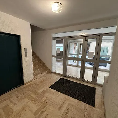 Grand T2 Dernier Etage Avec Garage A Moins De 300 M Du Centre Et 아파트 *